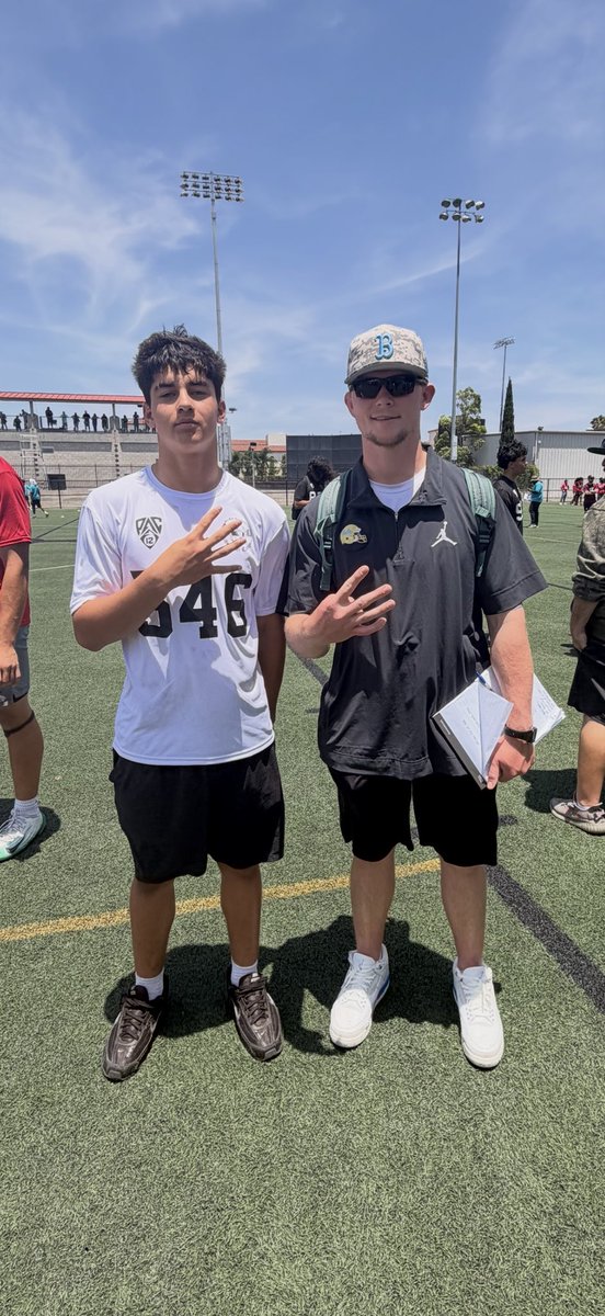 JVorsheck's tweet photo. Great conversation with @UCLAFBRecruit @UCLAFootball @CoachMCordova @coachdc34 looking forward to getting on campus and competing. 
4s Up 🐻 https://t.co/6QyULFPaMS