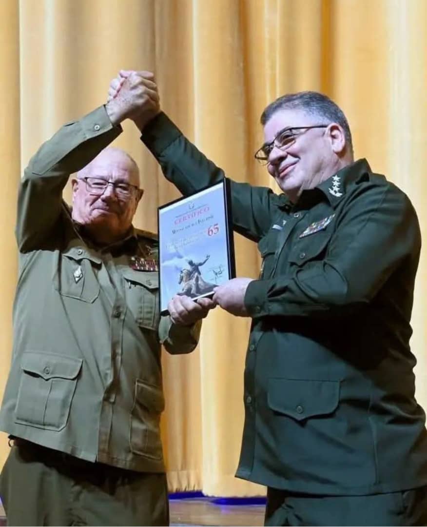 AlexyeiMederos's tweet photo. Felicidades!!!!! por el 65 Aniversario a tod@s los combatientes del MININT que están y han estado en las filas de esta honorable Institución, con el pie en el estribo y firmes cada día. Honor y Gloria a sus Héroes y Mártires.
#65DelMinint
#95DeRaúl
#Cuba
#CDRCuba
#RaúlEsRaúl https://t.co/MpPx1dyQ2s