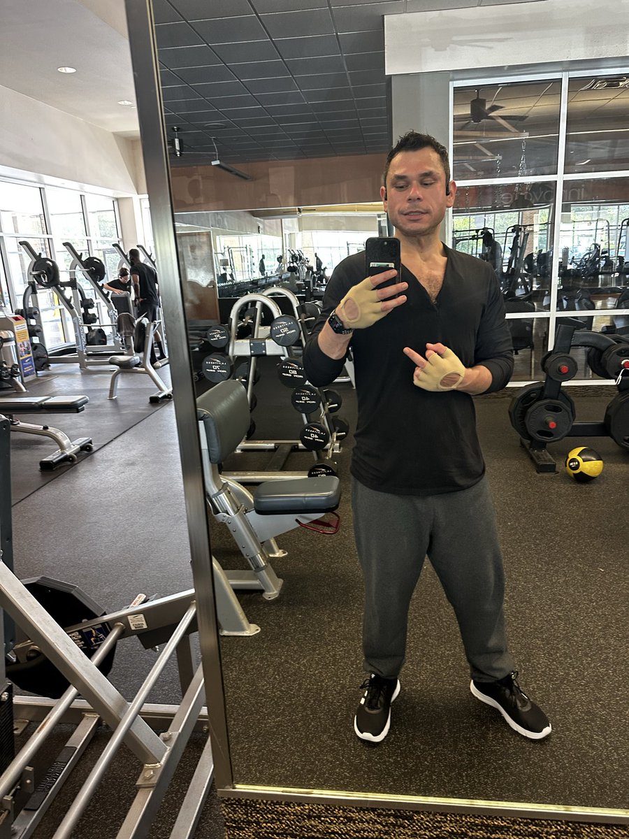 TheJustinMoore's tweet photo. Days 1-4 busy ass week but always getting it in! https://t.co/OMkb4OJQfN