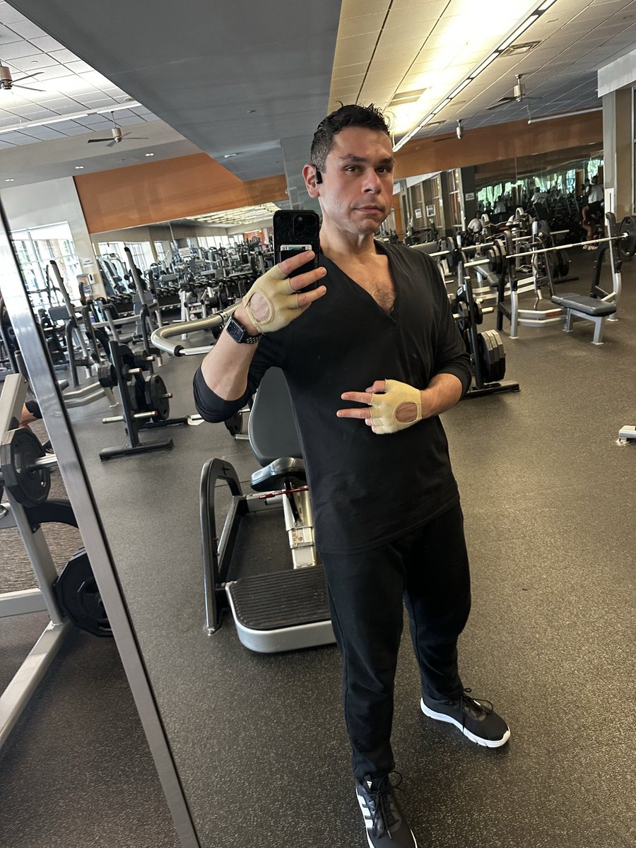 TheJustinMoore's tweet photo. Days 1-4 busy ass week but always getting it in! https://t.co/OMkb4OJQfN