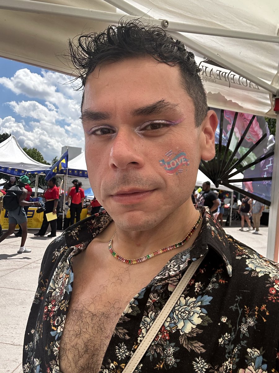 TheJustinMoore's tweet photo. MotorCity #Pride Day 1: #TransRights are Human Rights 😘🏳️‍⚧️ https://t.co/OppHBIeGGL