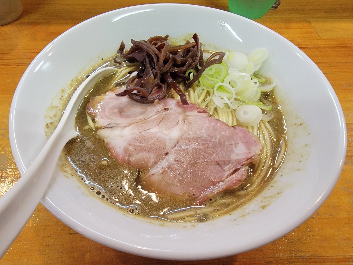 HADA3059's tweet photo. 煮干中華ソバイチカワ
@つくば市天久保
塩煮干ソバ
和え玉、生卵
濃厚煮干スープに絶品自家製麺。
聖地でいただく極上の逸杯。
最幸煮干ご馳走様でした！

#煮干中華ソバイチカワ
#リッチモンド2番街 https://t.co/dcXvWuc39Y