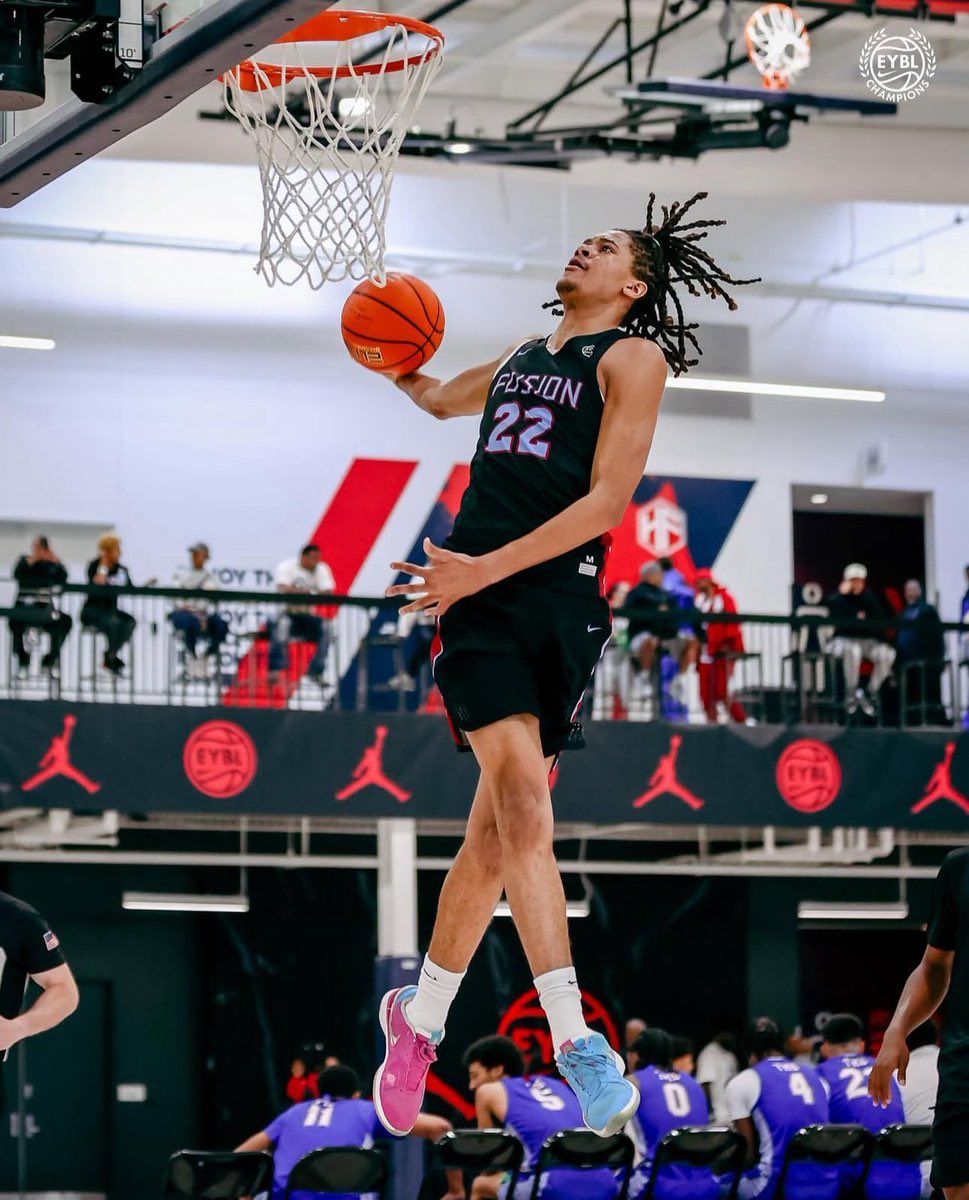 ProvidencePOV's tweet photo. According to @JoeTipton⬇️ 

4-Star Forward Clyde Walters has committed to Providence 

He will be reclassifying to the 2026 class

Walters was #82 overall in the 2027 class according to @247Sports 

#Friars | #PCBC | #PCBB https://t.co/4mV5EJXcMN