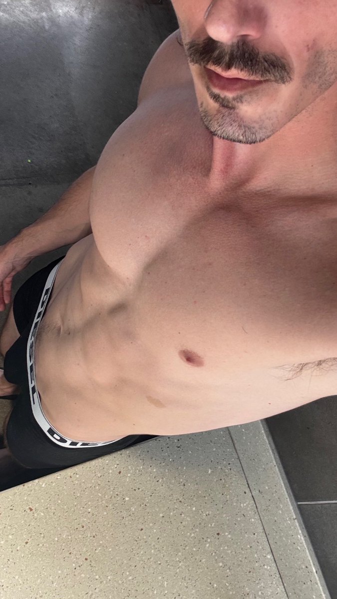 DamienKyleXXX's tweet photo. Water flex  🧼 https://t.co/UgV6l2hni6