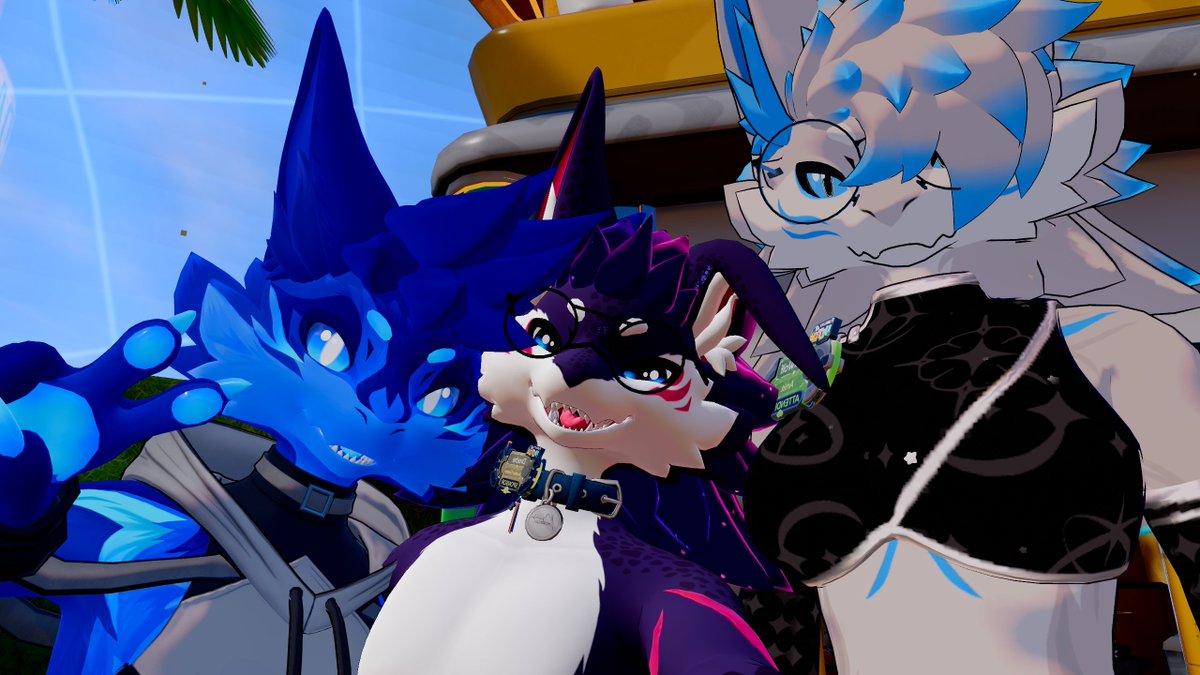 Drache_vrc's tweet photo. Furality is the best place to be with friends and meet new people. Here are some pics with friends https://t.co/Ri05qlFveI