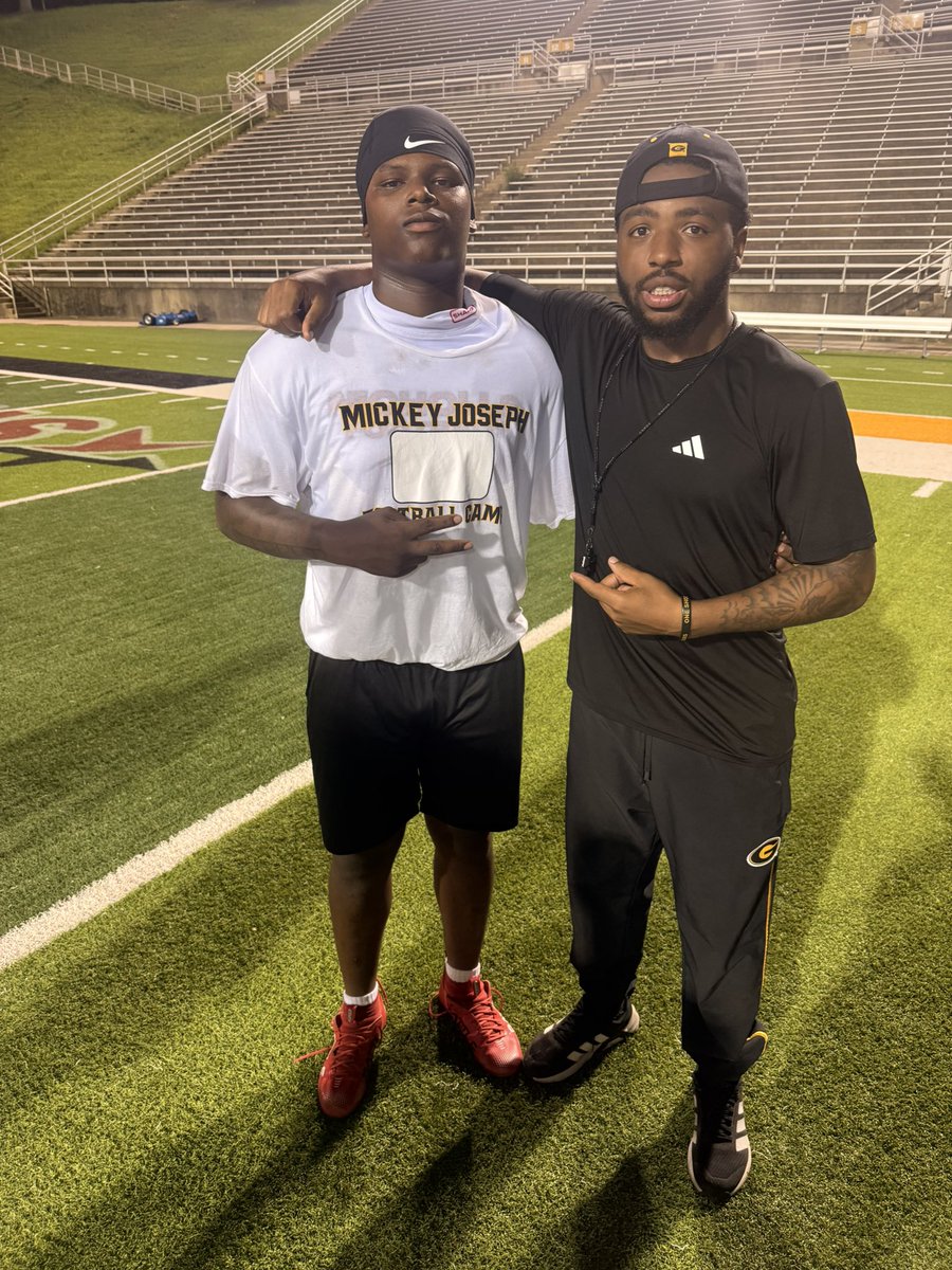 DStreetII's tweet photo. 2ND CAMP OF THE SUMMER✅ HAD A GREAT TIME AT @GSUFootball01 CAMP YESTERDAY, CANT WAIT TO GET BACK DOWN‼️ 
@official_jq_ @Erik_Losey5254 @KrisPeters06 @LAvsAllYall https://t.co/TbLZCtxITc