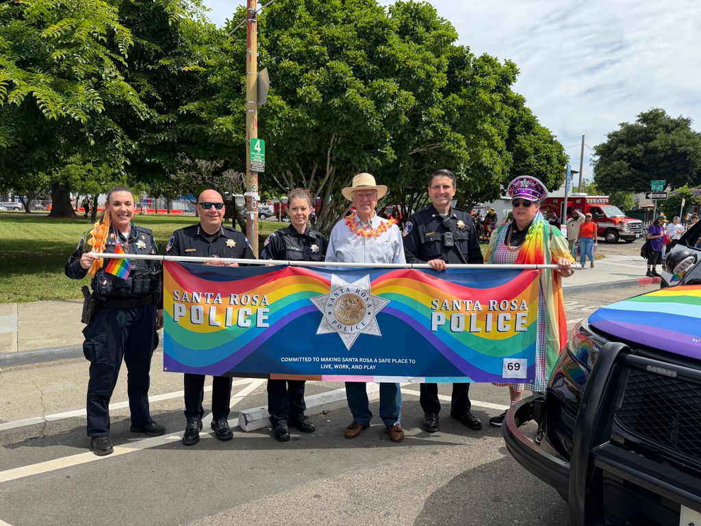 RepThompson's tweet photo. Thank you to everyone in downtown Santa Rosa who came out for the Sonoma Pride Parade to celebrate LGBTQ+ pride across Sonoma County! https://t.co/8Fpp3LzQ4y
