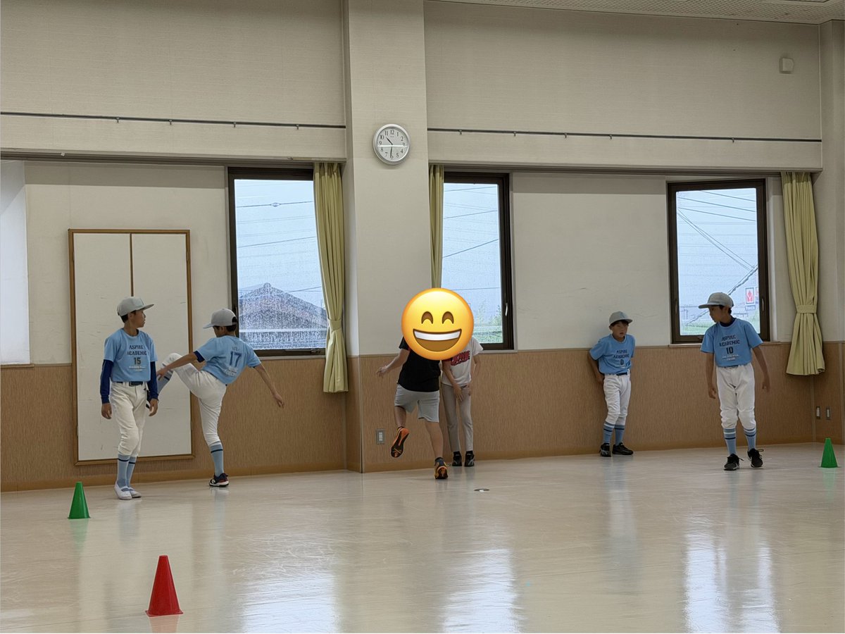AA_winwin's tweet photo. 学童軟式野球チーム
アスパイア アカデミック

お昼から雨の予報が、朝から降ってきました😱

急遽、室内練習に変更となりました⚾️
今日は2人【入団体験】に参加してくれています。 https://t.co/3WtCeumjVp