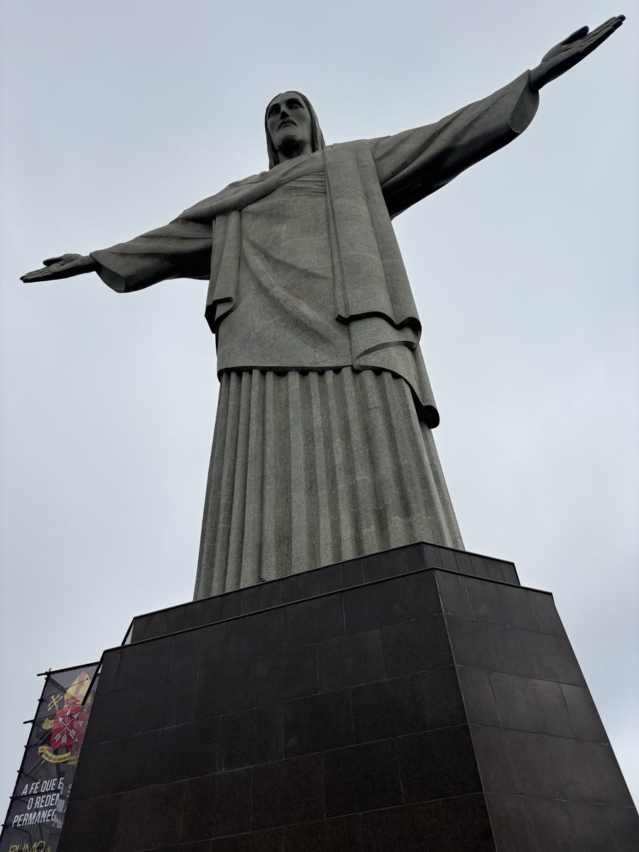 Manana79's tweet photo. Christ The Redeemer. 
Jesus in Matthew 11:28, said, "Come to me, all you who are weary and burdened, and I will give you rest". https://t.co/VbRYyyOr5m
