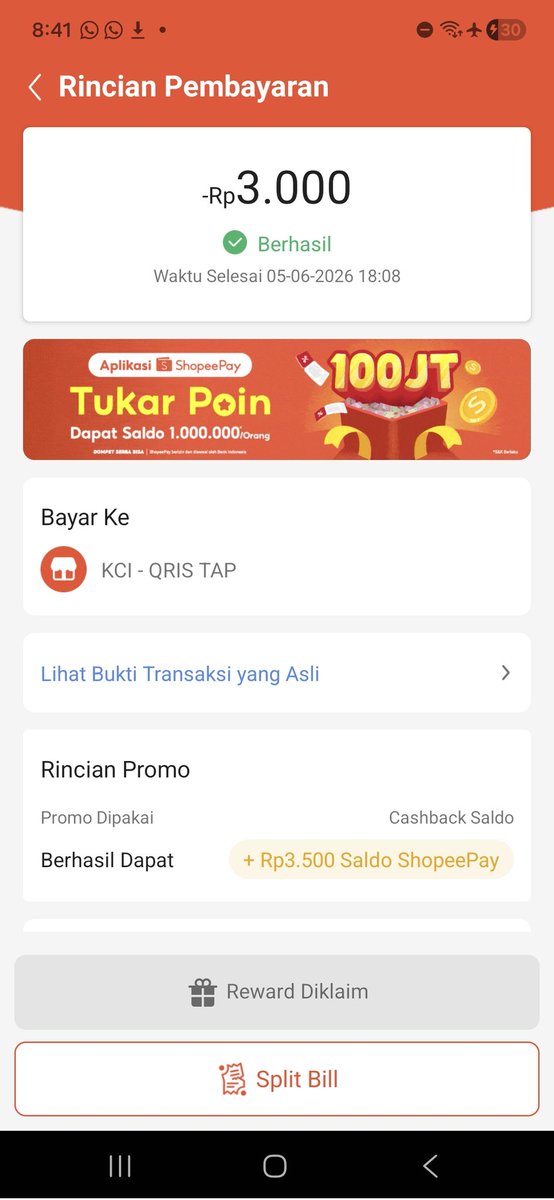 chupcupzz's tweet photo. In this economy, naik transum pake qris tap https://t.co/J70lllko3j