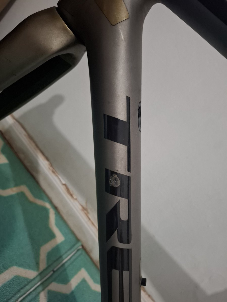 playingamd's tweet photo. #fnfjb
WTS frameset trek emonda sl6 2019 size 52. Kondisi bagus, tidak pernah jatoh. minus paintchip pada downtube sisi kiri karena penyimpanan. 
Harga 14.5JT Nego (inc Seatpost dan BB Ceramicspeed). diutamakan cod biar lebih puas, bisa shopee jika ingin rekber
Dm untuk Detail https://t.co/0kzWxdoum1