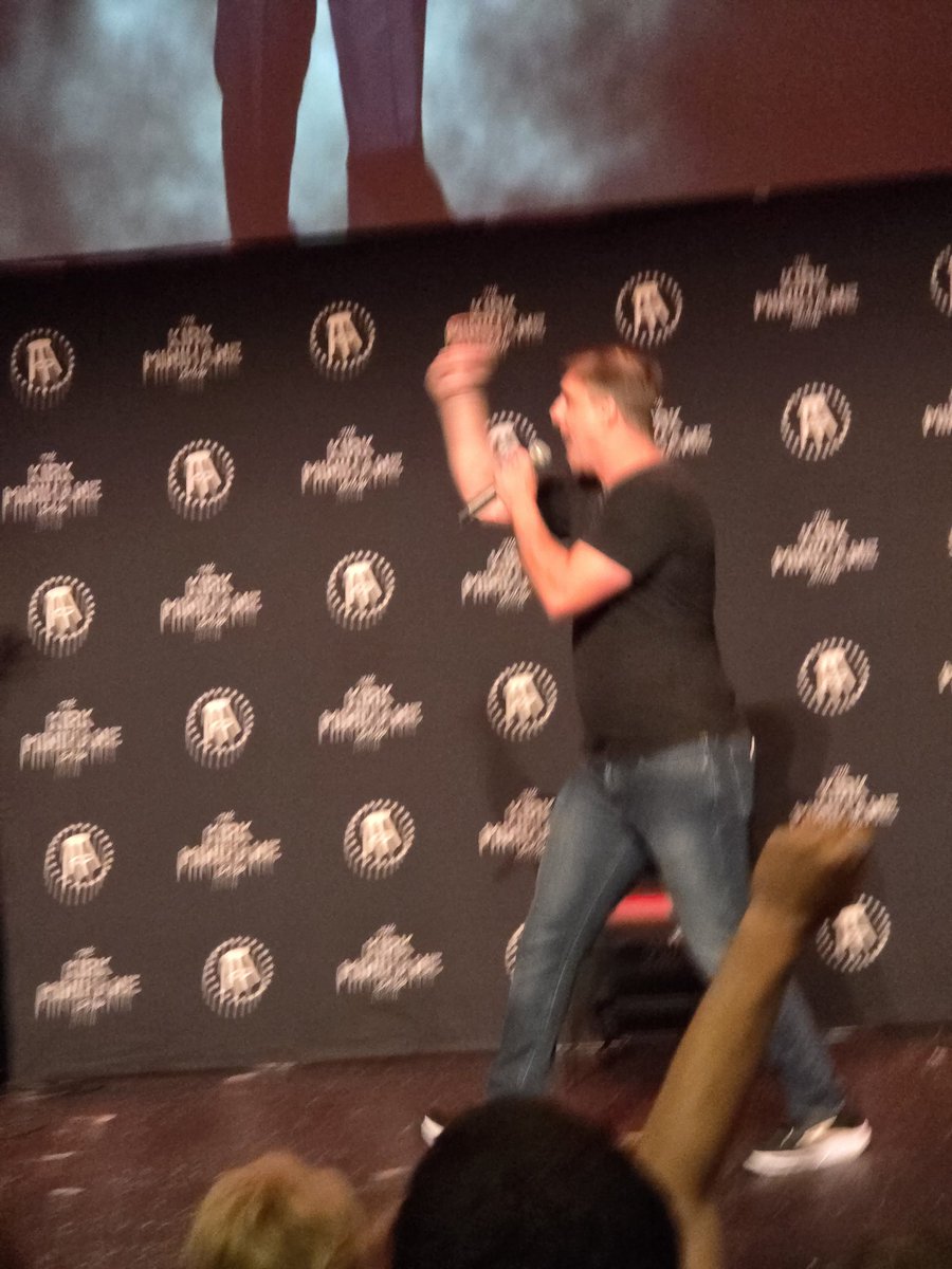Staciesphone's tweet photo. He's back! @matthewcarano best night ever! https://t.co/hgnheOTtU3