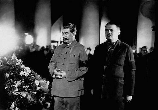 RegimeEsthetics tweet picture