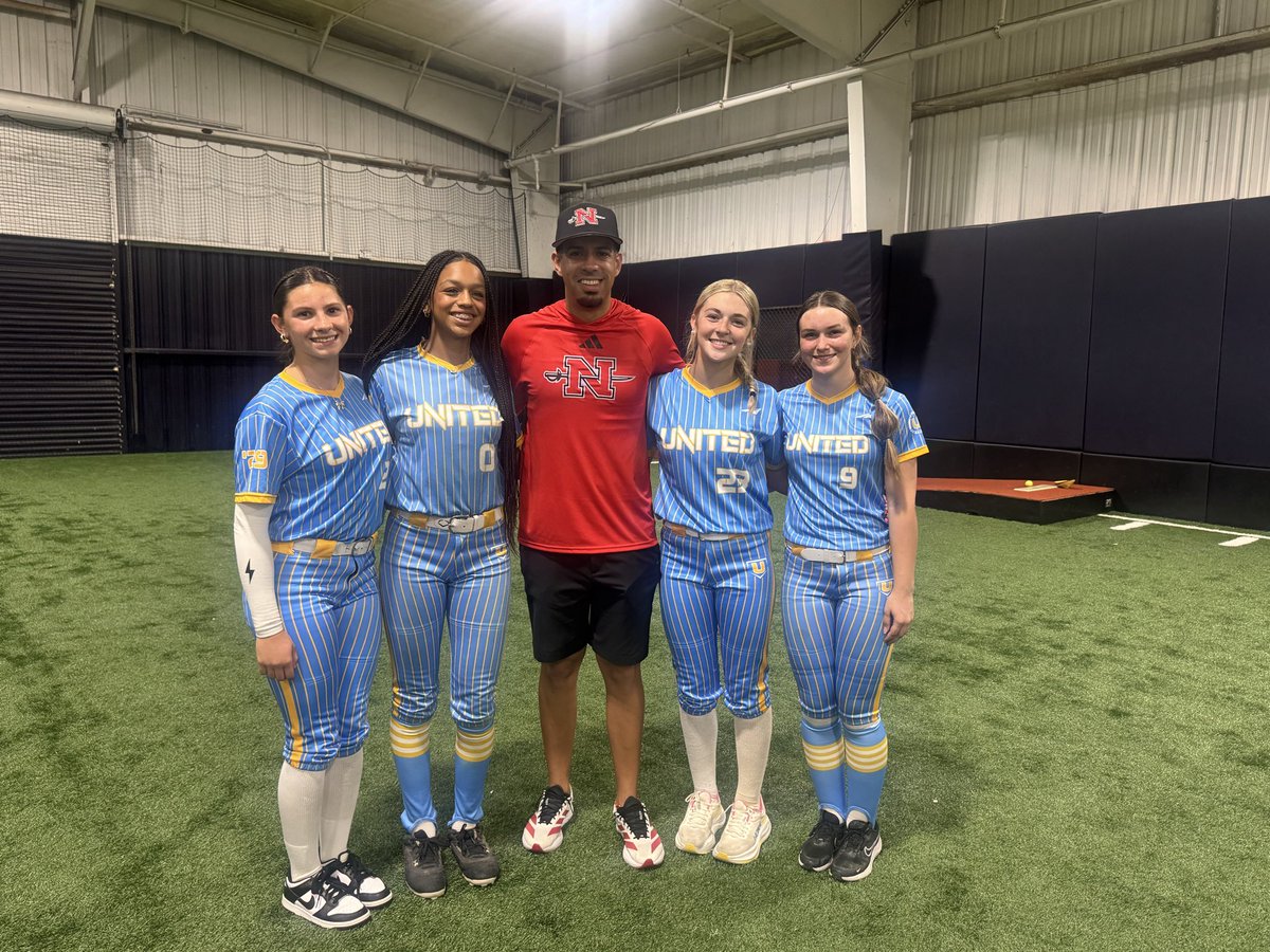 RyleeFall2030's tweet photo. Got rained out again today, so we put it some work at the #Trainingyardat6320 
Thanks to @Coach_Twinn and @Coach_AVazquez for giving me new information and all the work we got!
Me and my my teammates @Devin_Msb0 @Ellie_Bengtson had a great time!
@UNITED_18U @CorinVoinche https://t.co/Qd9i726wm9