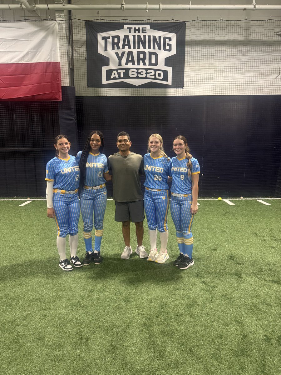 RyleeFall2030's tweet photo. Got rained out again today, so we put it some work at the #Trainingyardat6320 
Thanks to @Coach_Twinn and @Coach_AVazquez for giving me new information and all the work we got!
Me and my my teammates @Devin_Msb0 @Ellie_Bengtson had a great time!
@UNITED_18U @CorinVoinche https://t.co/Qd9i726wm9