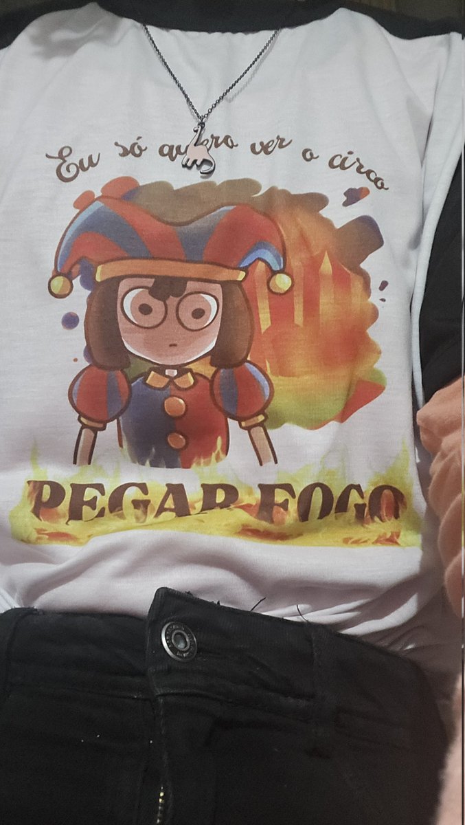 wandartss's tweet photo. Hoje fui ver o final do Incrível Circo Digital e decidi fazer uma blusa para combinar ^u^

A ideia e o produto final:

#tadc #oincrivelcircodigital #TheAmazingDigitalCircus https://t.co/qBzV4o9eN2