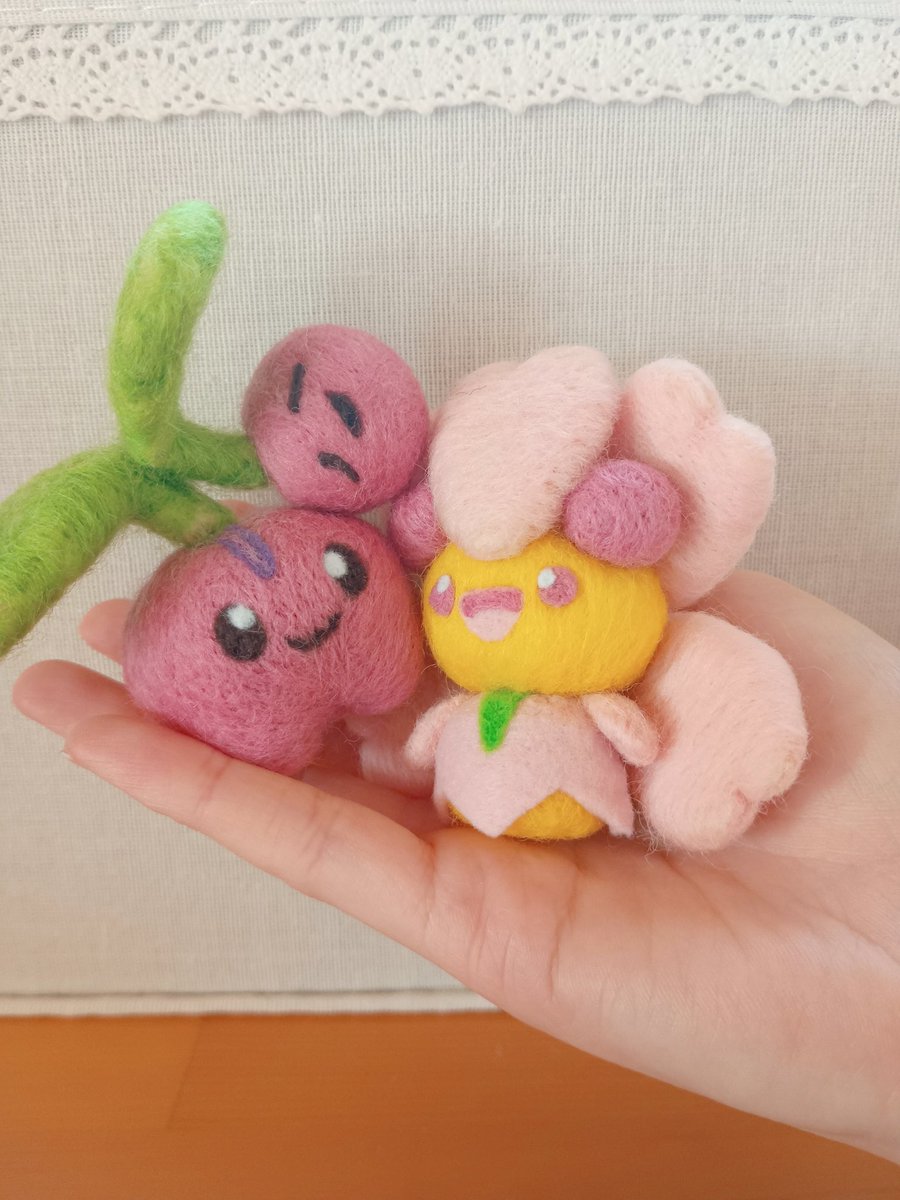 iris_lemonade's tweet photo. ★図鑑No.0421　チェリム（ポジフォルム）
春��表、サクラポケモンです🌸

#ポケモン #Pokemon 
#羊毛フェルト https://t.co/42HdjFSJL4