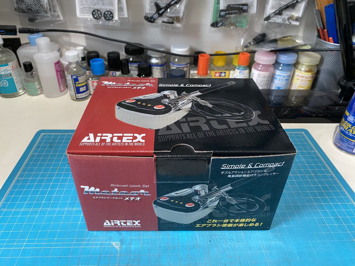 AE86_KEN2's tweet photo. カインズホームに売っているエアブラシを買ってみました。税込2,980円也。
しかし、うちには一回も使っていないエアテックスのメテオがあります。
エアブラシを積まないように頑張ります（笑）
何故使わないのかって？
洗浄が面倒臭いから（笑） https://t.co/871Q8iZqJq