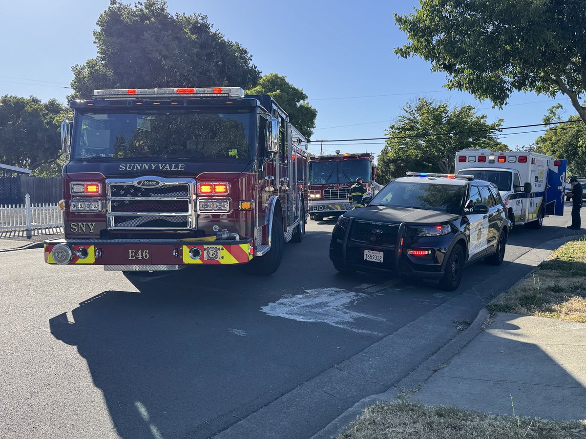 TigerStripePM's tweet photo. #Sunnyvale: Solo Vehicle Roll Over 

🗓️06/06/2026 ⌚️5:37 PM

📍1300 Block Sandia Ave, Sunnyvale CA

The vehicle was found overturned on its roof. The sole occupant self-extricated prior to responders’ arrival and was transported for further evaluation. https://t.co/4KnizuUhTB