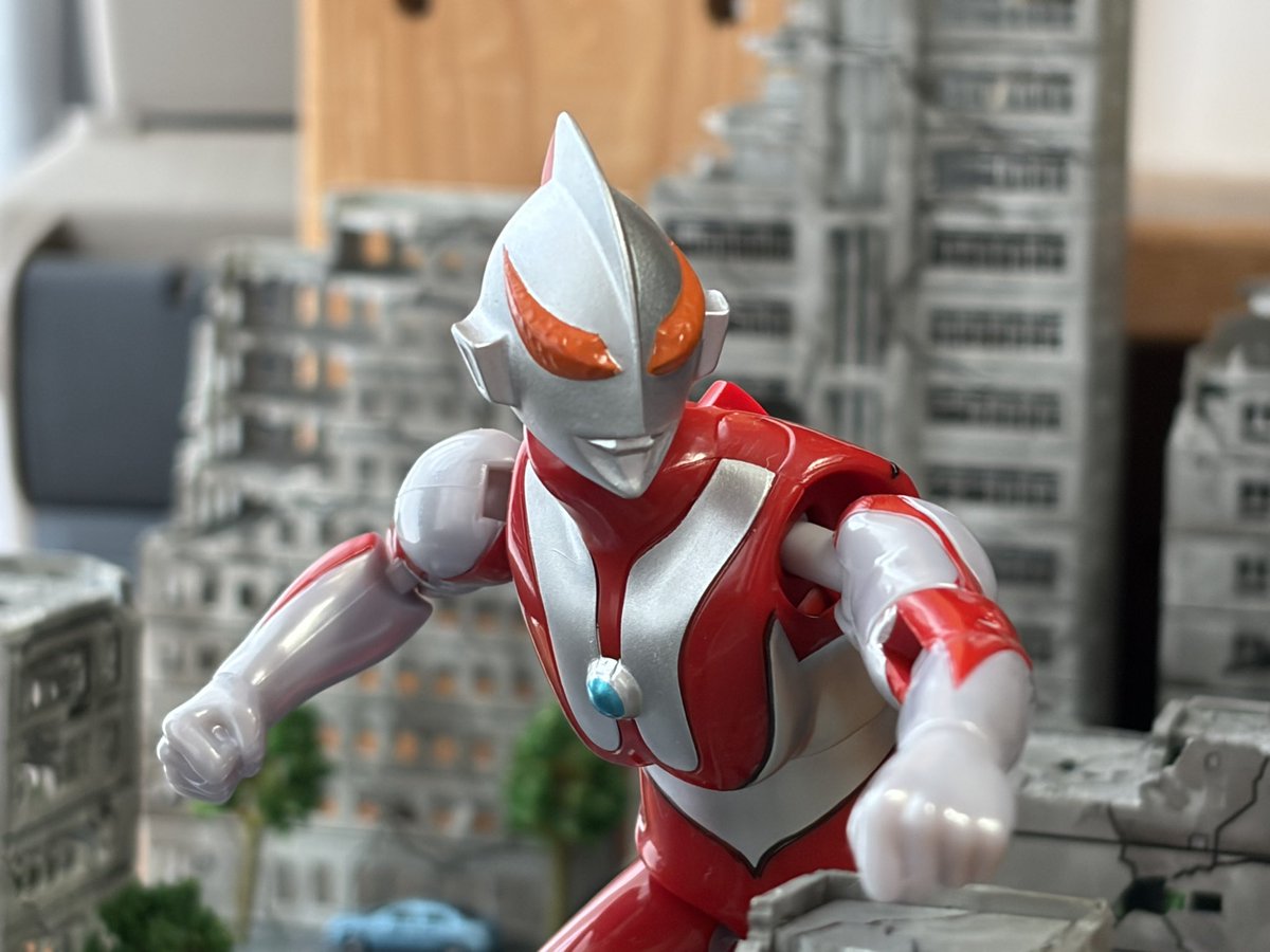 ta93baptize's tweet photo. ウルトラアクションフィギュアNEOの初代ウルトラマンにソフビの頭ひっつけてニセウルトラマン作りました。 https://t.co/a7Y0nf4sKH