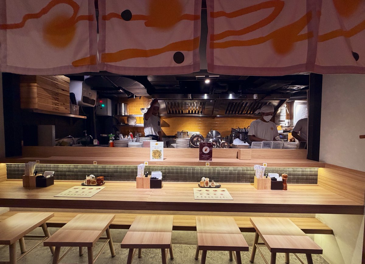 themickeymouse8's tweet photo. Shibasaki Ramen - Plaza Senayan 📍
I love the ramen, ambience and the hospitality also
Porsinya pas dan semuanya oke
Wajar rame. Kalau suka ramen yg gak medok, ringan tp ngaldu ya ini jawabannya. https://t.co/snVxbuR56V