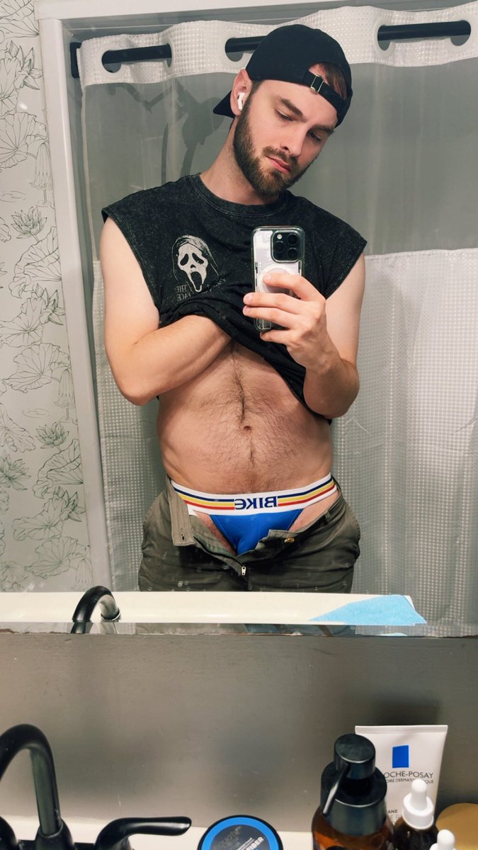 MenacingTwink's tweet photo. Furry in all the right places https://t.co/KjozXygyRO
