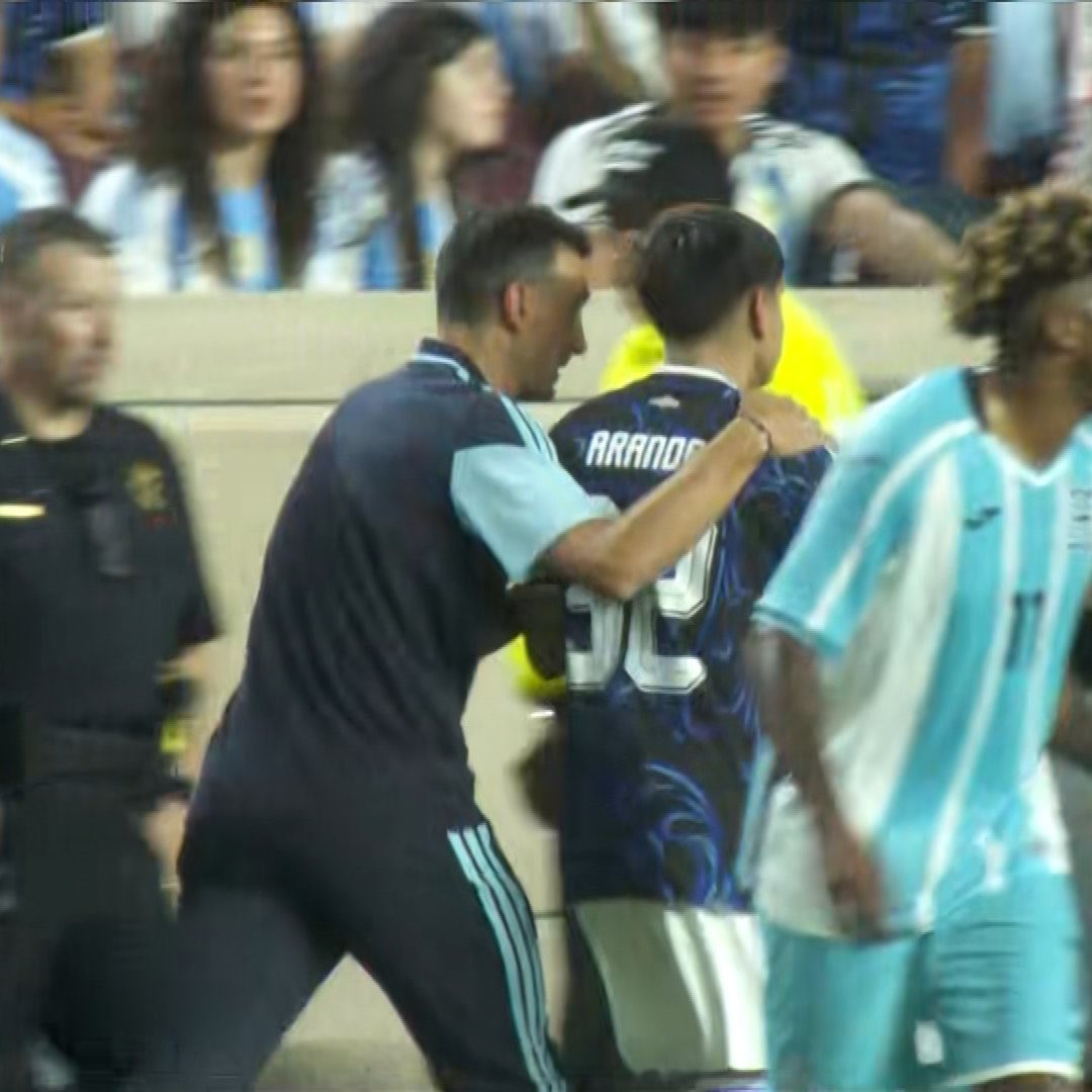 _Kuke_'s tweet photo. Con apenas 19 años, Tomás Arana tendrá su debut absoluto con la Selección Argentina.

Otro pibe surgido del Predio de Boca que da un paso enorme en su carrera. https://t.co/8tKvBa4all