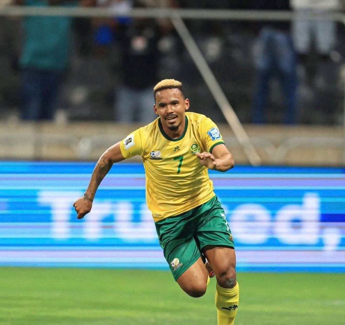 MickyJnr__'s tweet photo. FT’ 🇯🇲🇿🇦

Jamaica 1-1 South Africa

⚽️ 32’ Oswin Appollis 🇿🇦
⚽️ 90+’ Dwayne Atkinson 🇯🇲

The Reggae Boyz snatched a late equalizer through Dwayne Atkinson to deny Bafana Bafana victory.

⏭️ Up next: June 11 vs Mexico 🇲🇽

#BafanaBafana
#WorldCupwithMicky https://t.co/YJqlBcMFIW