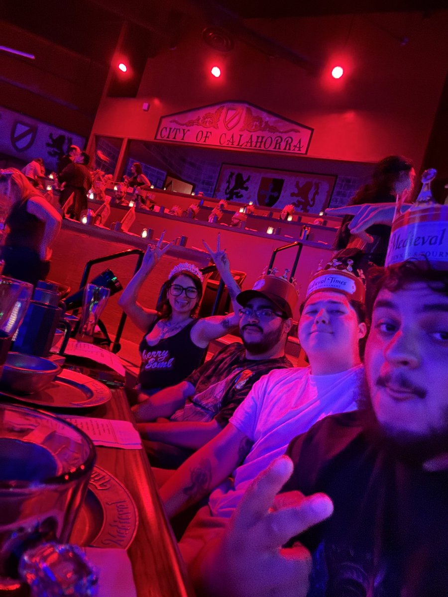 Giitlow's tweet photo. Medieval Times with some some goats🫪 https://t.co/rorHZ2xImy