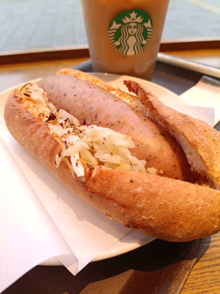 kitsune34's tweet photo. Rain makes me down but rain makes me calm. 
Gooood morning! 
Morning eating at Starbucks
Today will go happy ✨
#writingcommunity https://t.co/8L0fQBhiFW