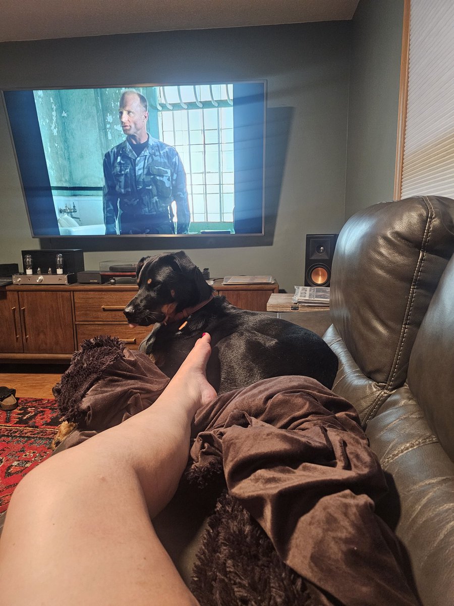 retresor's tweet photo. Been trying to show this girl the movies of my youth and she won't focus.  Kids these days... https://t.co/A0Bgeyszm2