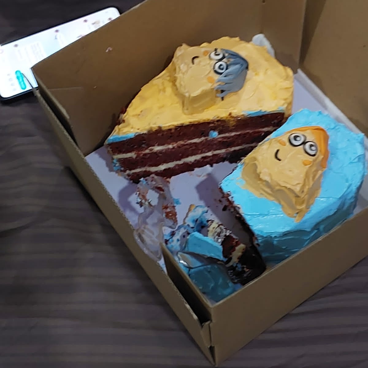 timmymalachi's tweet photo. Dapat request kue ultah tema Pau, dan bergaya ugly cake alias harus messy, berantakan.
Sekarang sudah di usia 16. Bikin kue buat anaknya dari umur 4 tahun, setiap tahun. Requestnya selalu Red Velvet Cake. 

Terima kasih pesanan2 kuenya setiap tahun. 

From This                             To This