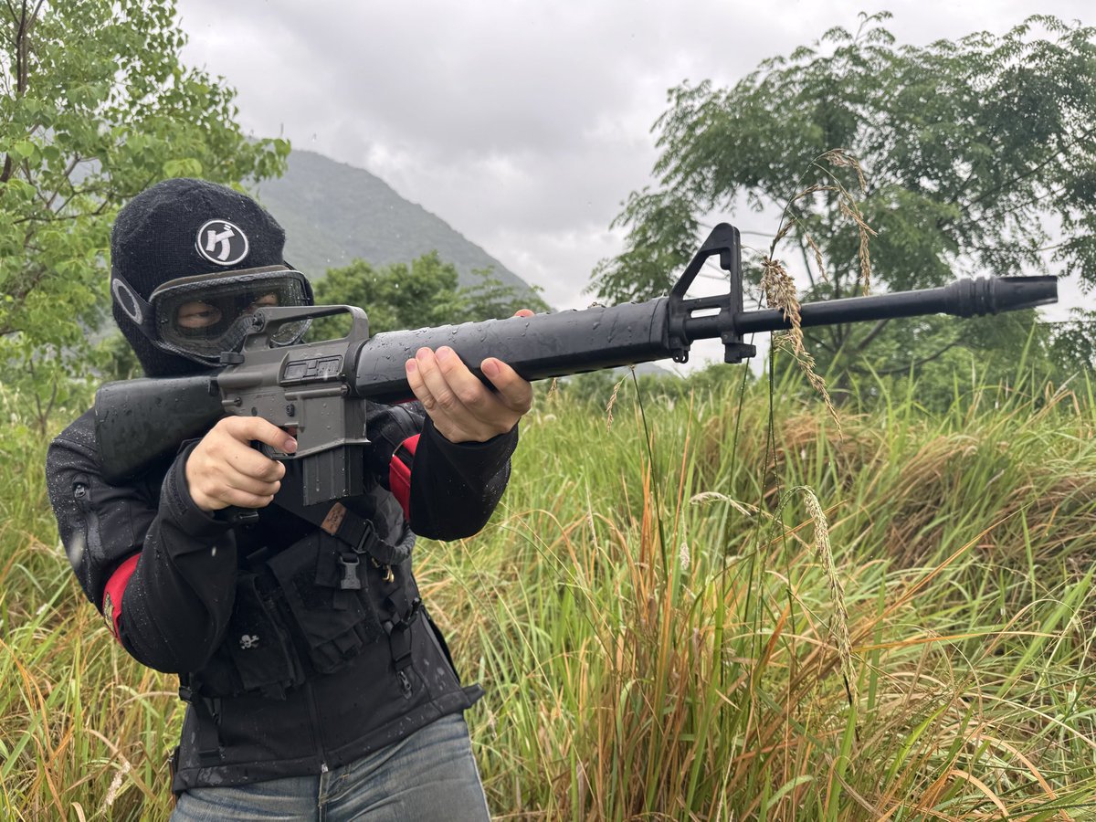 BossGerira's tweet photo. 本日の広島サバゲは☂️
40年ぶりに80年代サバイバルゲームの雰囲気を堪能中DEATH！
何もかも懐かしい😁w https://t.co/WLrhBz3kFn