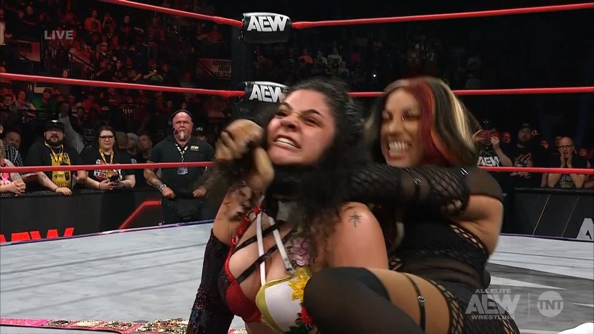 MercedesMoneCom's tweet photo. #MercedesMoné #TheCEO #CEO #AEW #AEWDynamite #AEWCollision https://t.co/4gJv968hfs