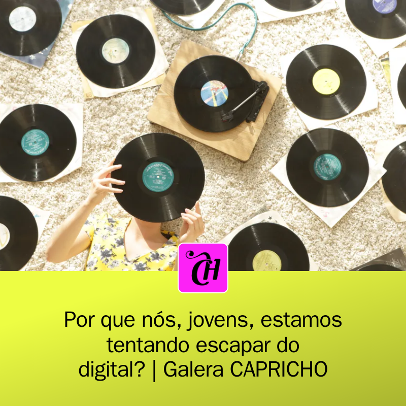 CAPRICHO's tweet photo. 🚨📸 A geração atual está em busca de um retorno ao passado! Câmeras antigas, discos e filmes clássicos estão se tornando febre entre os jovens. O que motiva essa nostalgia online em tempos de hiperconectividade? #Nostalgia #Cultura #Digital #GeraçãoZ

https://t.co/ju8cwxz5qh https://t.co/KodRkuEgif
