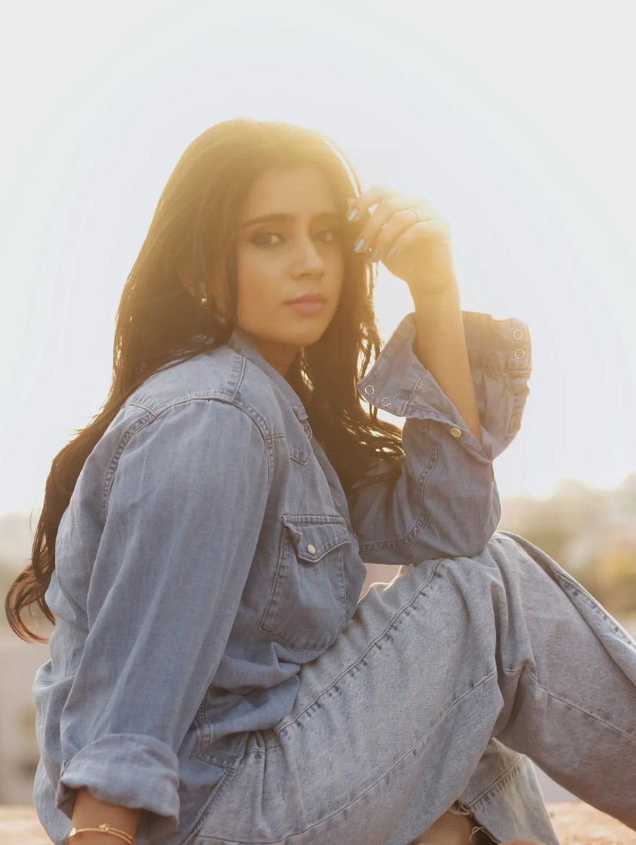 manisha_mithra's tweet photo. Sometimes it's just a gentle way of choosing peace over pain and self-love over stress. 💖

Good Morning, beautiful souls!...❣️
#girlsstyles #girlsposes #girlsfashion #girlsoutfits #duskybeauty #tamilponnu #nammaveetuponnu #thalaivarnirandharam #Jailer2 https://t.co/ey7mPOFLrt