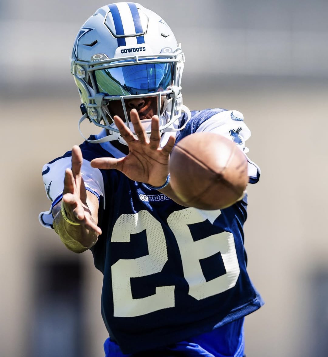 SleeperCowboys's tweet photo. I still believe in DaRon Bland. https://t.co/z1JnGNfHw7