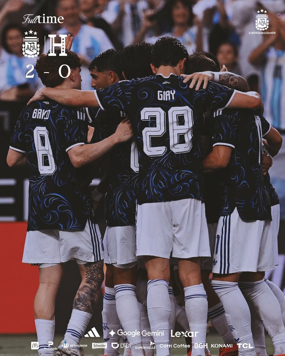 MESSI GOAT tweet media