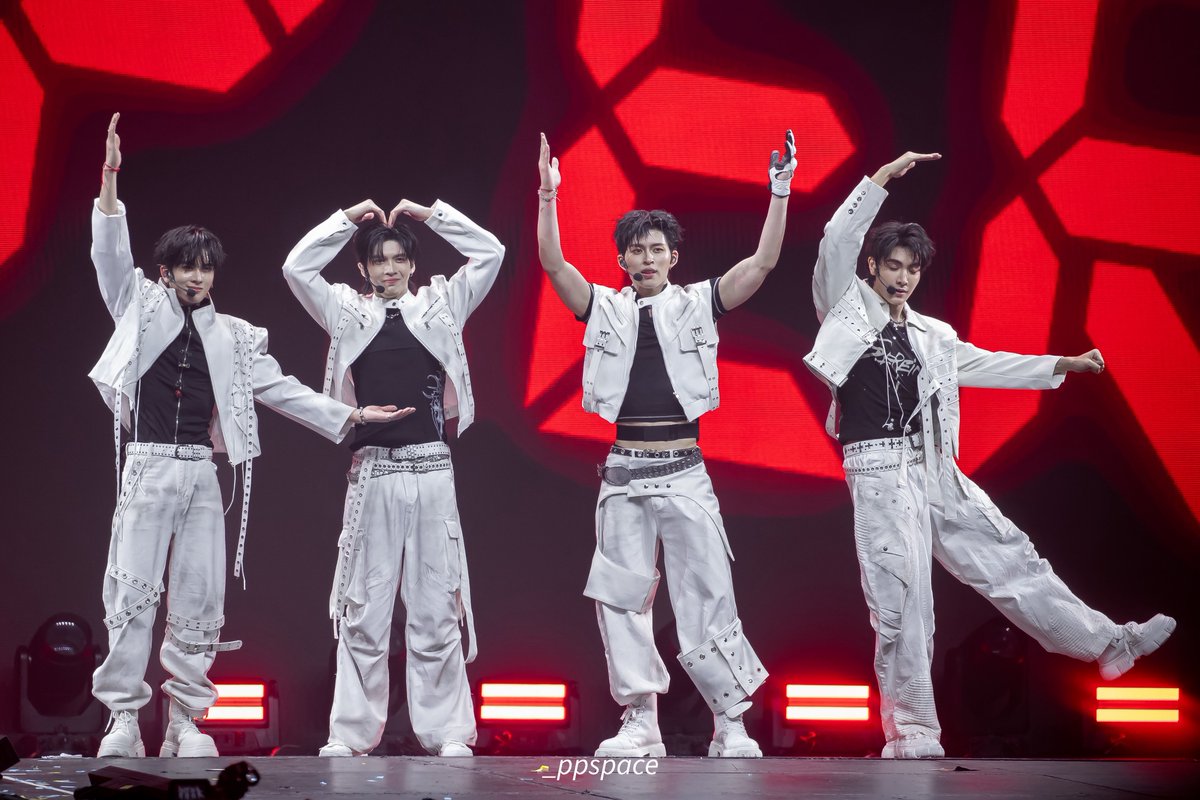 _ppspace's tweet photo. คุณธีร์มาเปนแจสเป้อวันนี้

JASPER SHINE ON GOTCHAPOP4 
#GOTCHAPOP4xJASPER
#ppnaravit @ppnaravit https://t.co/aLEDHGEaEm