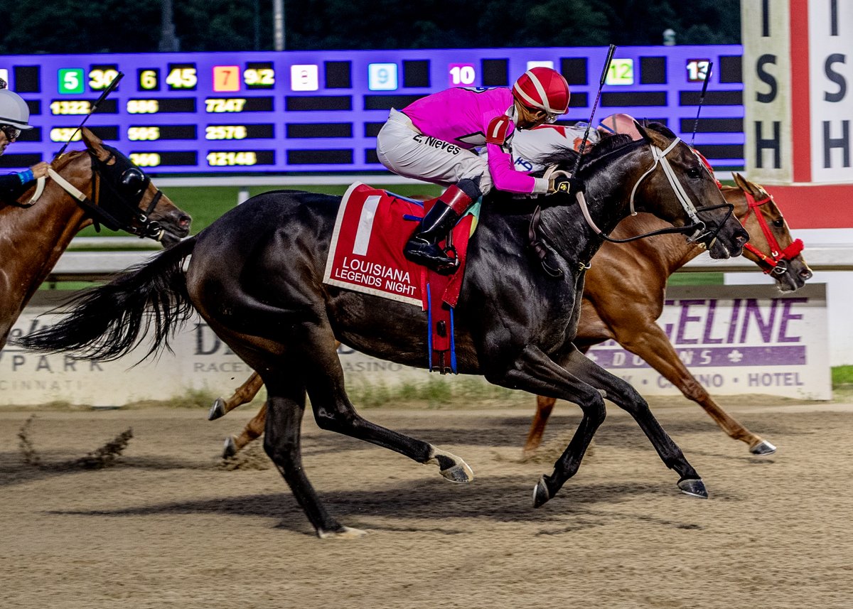 EVDRacing's tweet photo. Six String survives a thriller to take the $100,000 Mademoiselle!

Jockey- Tim Thornton
Trainer- Allen Landry
Owner/Breeder- World War IV Racing (Mcfatter/Christmann) and Rebel Tide Racing (Walker/Cimorelli)

Photo:  Hodges Photography

#IlsSontPartis https://t.co/cBmMiR4FH9