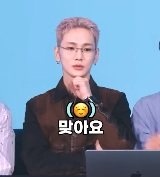 retrotesque's tweet photo. kibum in the MV commentary was so lethal tho... the glasses... and when he crossed his arms like this😭 https://t.co/VElKJBVsgR