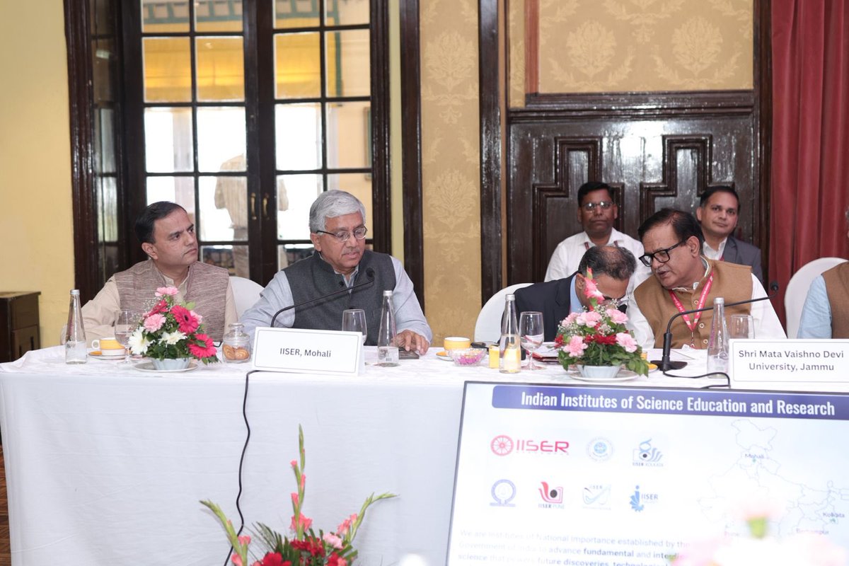 ProfAnilKumarT1's tweet photo. Several Heads of Institutions of higher education presented their views on the proposed Viksit Bharat Shiksha Adhishthan Bill before the Joint Parliamentary Committee chaired by Dr D Purandeswari with engaging, insightful and optimistic discussion @PurandeswariBJP @EduMinOfIndia https://t.co/mt5zDWdHI8