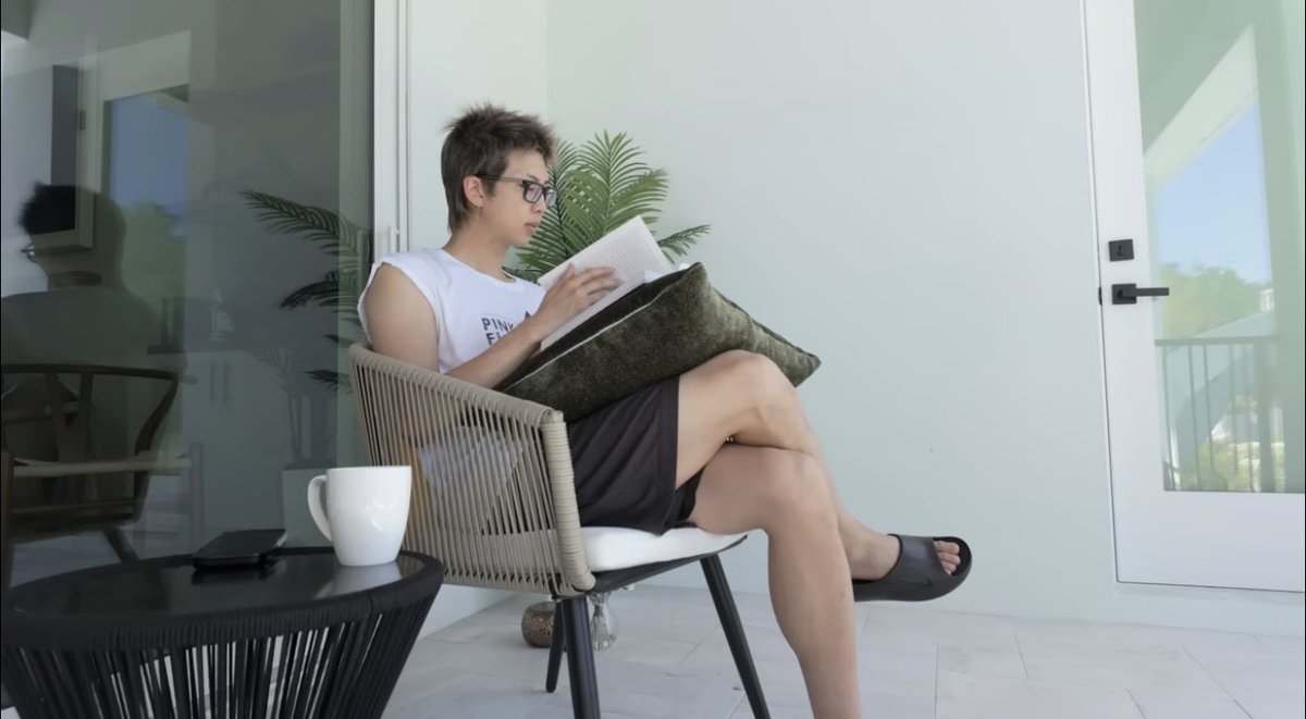 AzulindigoRM's tweet photo. QUATRO MINUTOS DE NAMJOON LENDO TODO FOFO😭😭😭😭😭

Acabou de sair o “Normal Log” de #RM no weverse 

NORMAL LOG IS OUT NOW 
BTS FESTA IS COMING 
#BTS13thAnniversary 
#BTSFESTA2026

🔗https://t.co/urDwXL5wOh https://t.co/zE9pqMCfsi