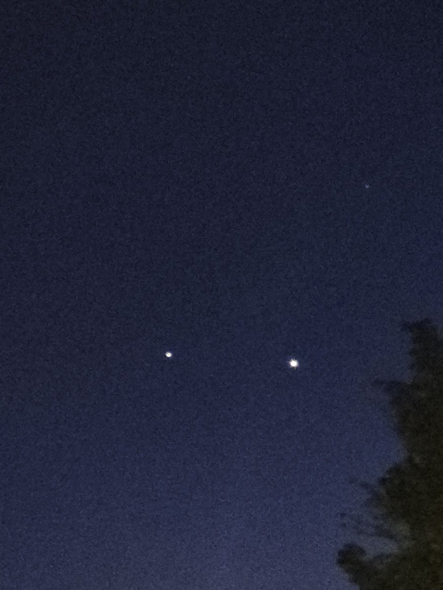 VE3ELL's tweet photo. Venus &amp; Mars in western sky https://t.co/Y1VdAw84oM