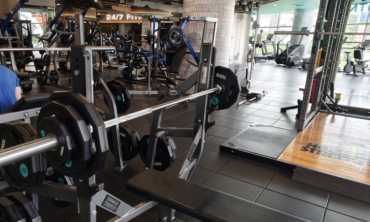 日曜朝のベンチプレス、52.5kg×10回3セット。