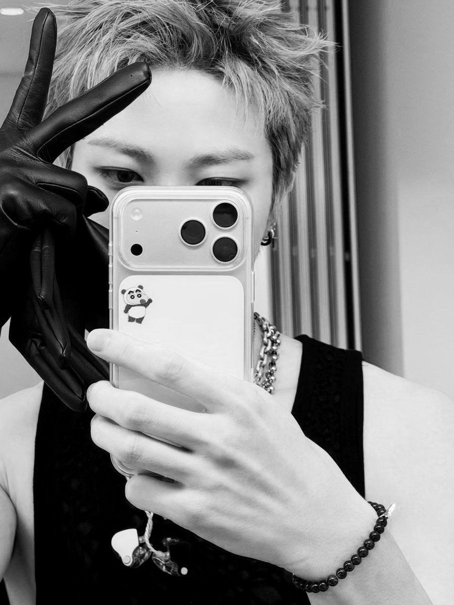 soujnghwan's tweet photo. everyone  deserves  enough  rest  after  working  hard,  thank  you  for  doing  your  best .  see  you  later !  💭 https://t.co/SbFl8zt0Od