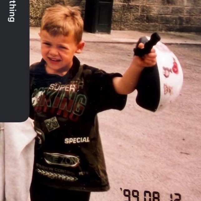 aleestyles91's tweet photo. UNSEEN OF HARRY AS A BABY THAT WE HAVE NEVER SEEN, HOW CUTE 😭 https://t.co/TyqPNiskhX