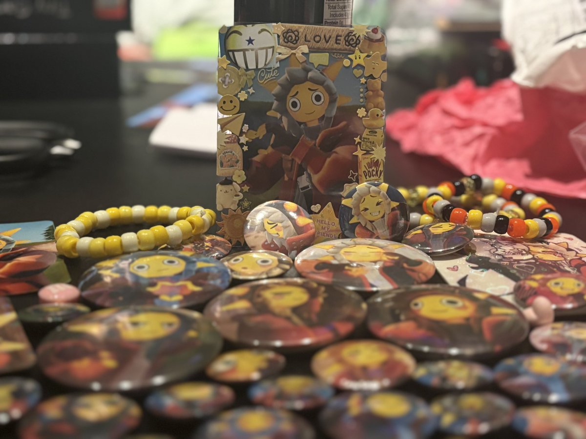violetastraa's tweet photo. ☀️ #SUNSPOT ☀️ // my unexpectedly large order of
sunspot merch showed up finally, with my new ita bag arriving in a few days!! i bought a lot more than i thought but i'm SO HAPPY 🥹🥹❤️

~~~~~~~~~~~~~~~~~

#sunspotfortnite #itabag https://t.co/CwD9h1Q5fC