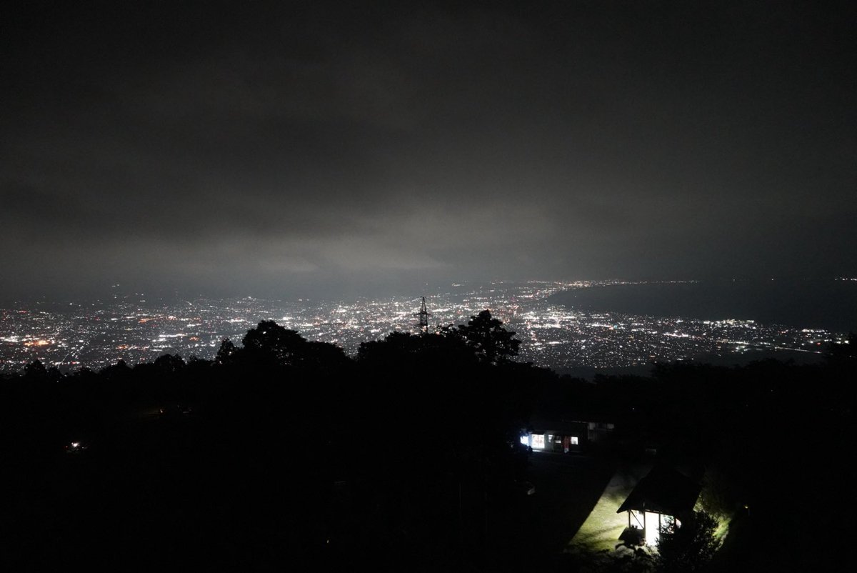winteroptix's tweet photo. いい夜景でした。 https://t.co/sUWEPtAMz1