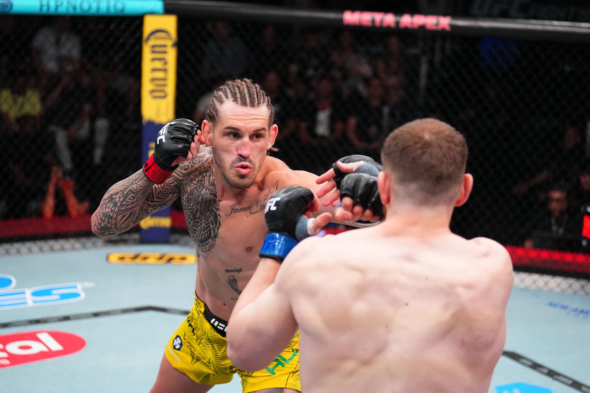 ufc's tweet photo. @BrendanAllenMMA @paramountplus 👊 https://t.co/dmhFCgji16